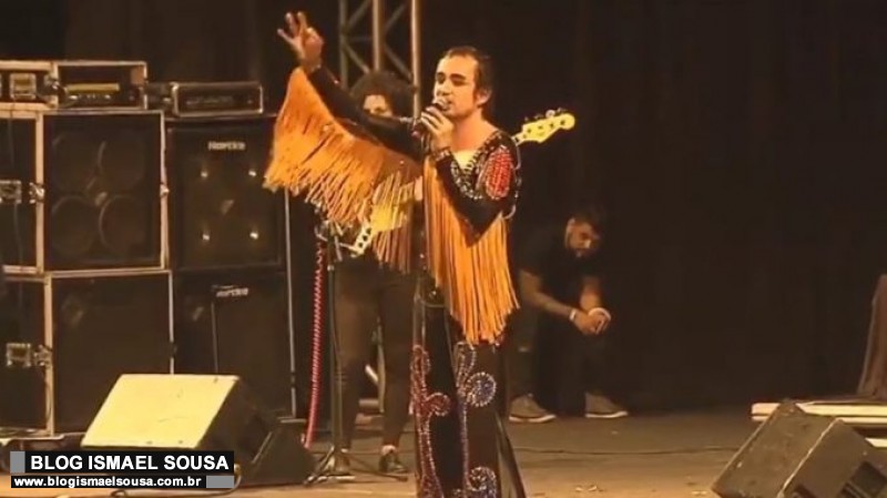 Cantor que chamou Jesus de travesti se apresentarÃ¡ no CrianÃ§a EsperanÃ§a