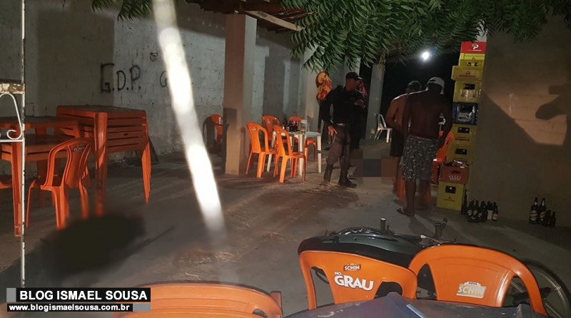 Dois homens sÃ£o mortos a tiros em bar no Alto da ConceiÃ§Ã£o