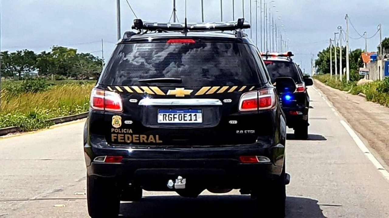 Três suspeitos de ajudarem na fuga de dois detentos do Presídio Federal foram presos