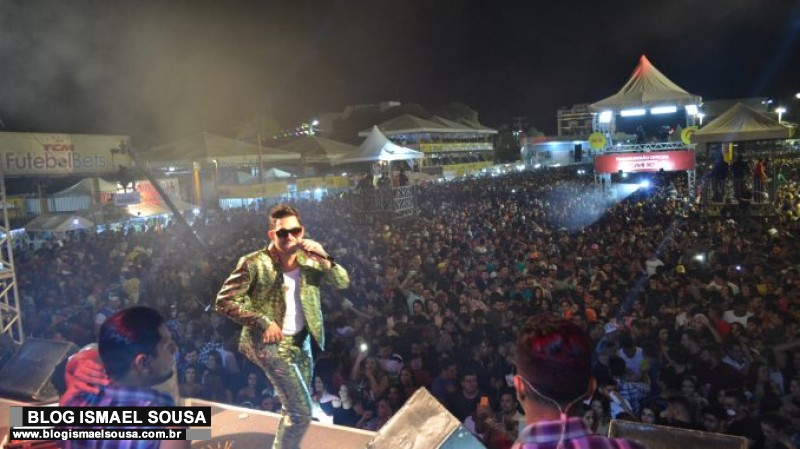 Gabriel Diniz e JÃºnior Vianna levam grande pÃºblico Ã  EstaÃ§Ã£o das Artes Elizeu Ventania