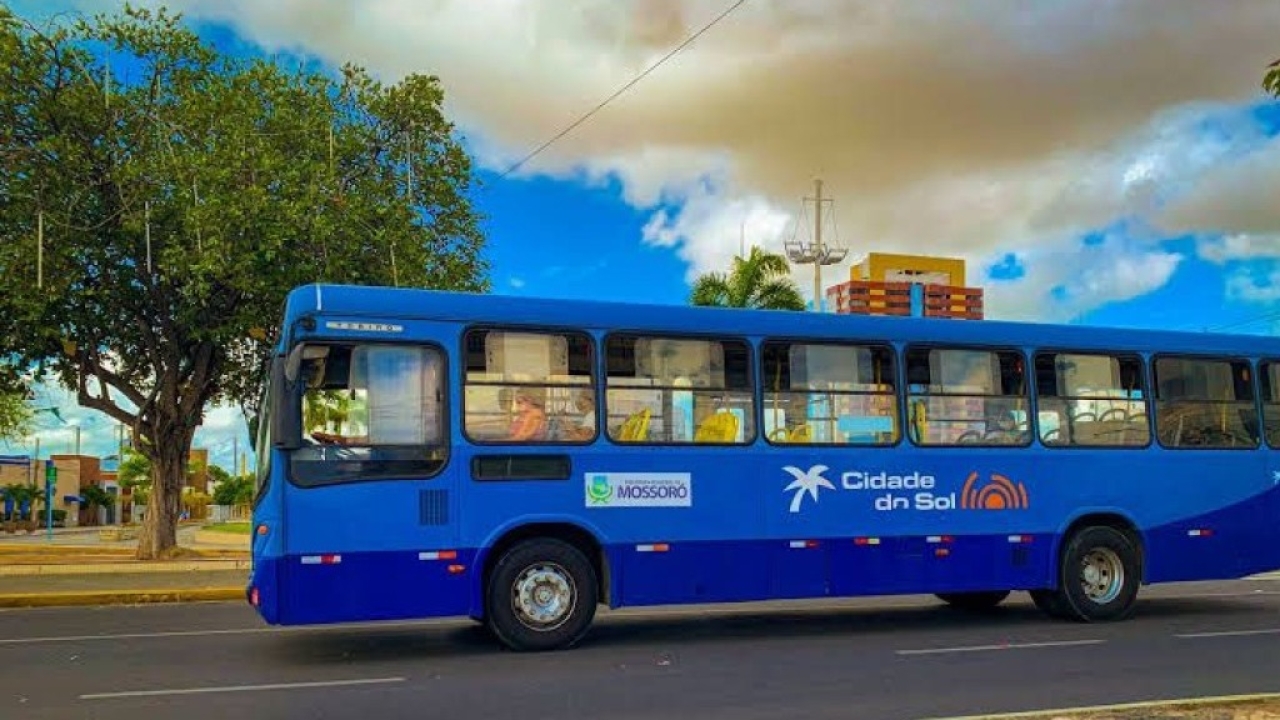 Após acordo, ônibus terão linha especial gratuita durante procissão de Santa Luzia em Mossoró