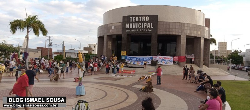 Em Mossoró, movimentos de esquerda fazem protesto contra Bolsonaro e pedem até "Fora Ludmilla"