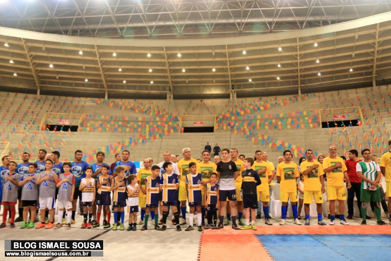 GinÃ¡sio Municipal Ã© reaberto apÃ³s seis anos sem competiÃ§Ãµes esportivas