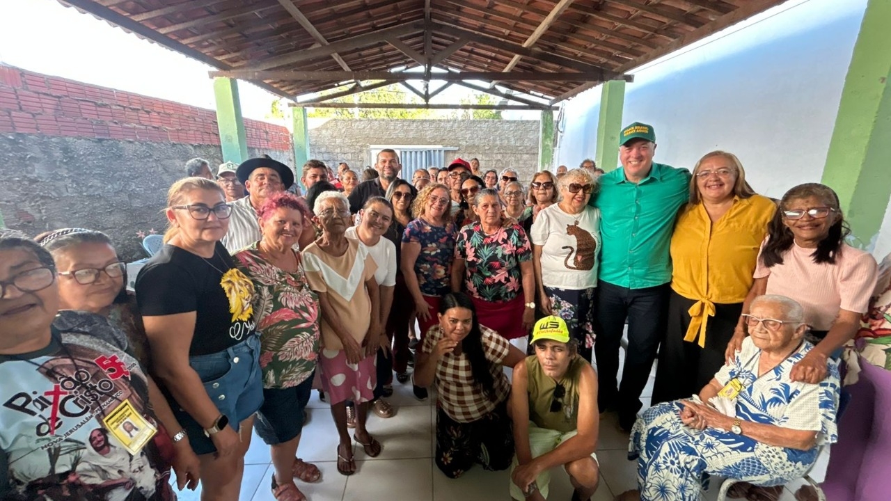 Geovani do Melão e Coronel Hélio se reúnem com lideranças comunitárias das Barrocas em Mossoró