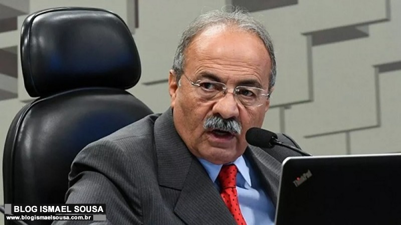 PF encontra dinheiro no "furico" de Senador