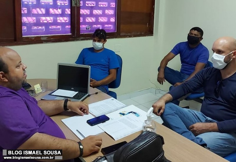 Vereador discute melhorias na mobilidade urbana com motoristas de aplicativo de MossorÃ³