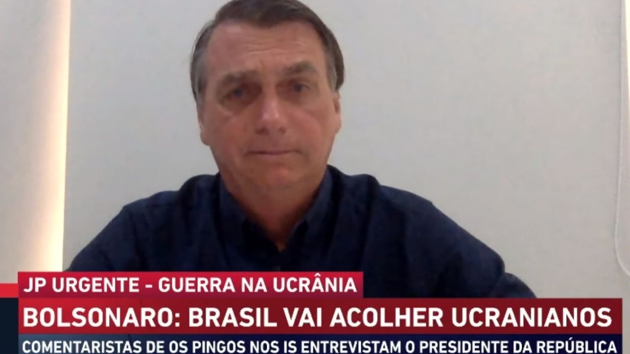Bolsonaro anuncia que Brasil vai receber ucranianos que fogem da guerra