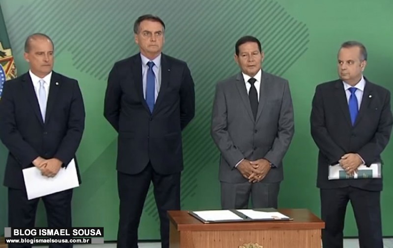 Com presenÃ§a de RogÃ©rio Marinho, Bolsonaro assina MP que combate fraudes na PrevidÃªncia Social