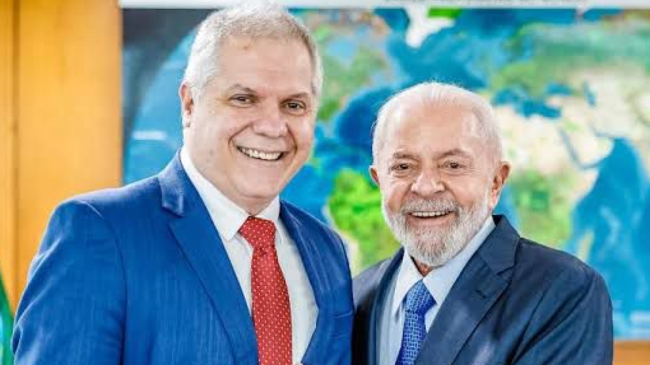 Ex-presidente do INSS do governo Lula é preso pela PF em operação contra descontos ilegais em aposentadorias