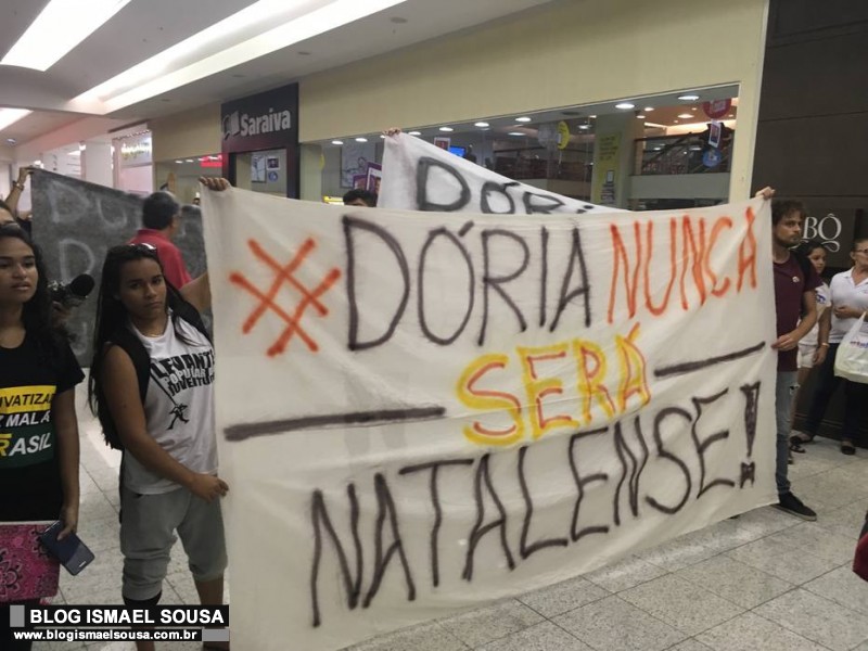 Doria Ã© recebido com protesto em Natal
