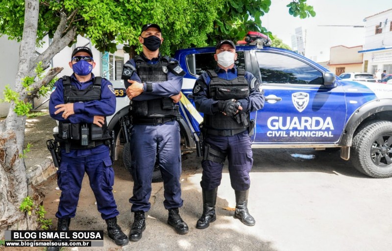 Guarda Municipal garante segurança em pontos de vacinação