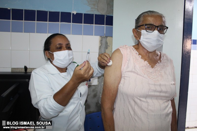 MossorÃ³ vacina idosos sem filas e de forma segura