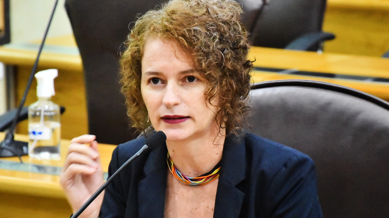 Isolda reduz Anel Viário a “8 km de asfalto” e ignora estrutura completa da obra