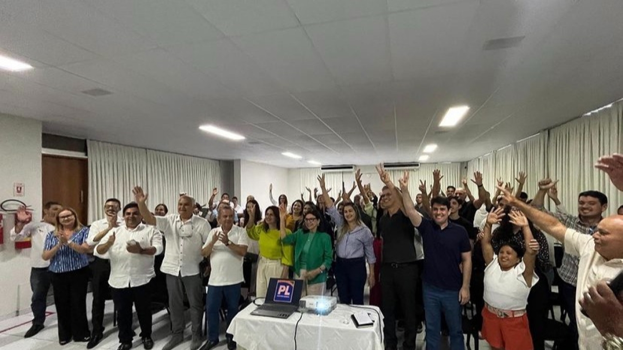 Rogério comanda reunião do PL para definir detalhes da agenda de Bolsonaro e Michelle no RN