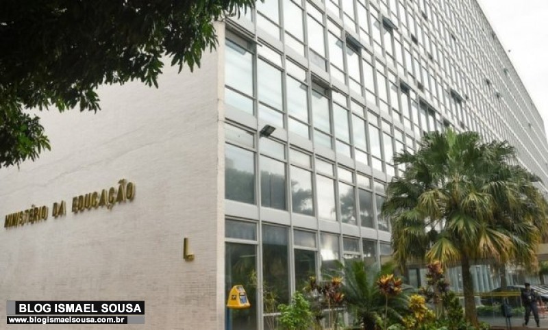 Bloqueio total do MEC nas universidades foi de 3,4%