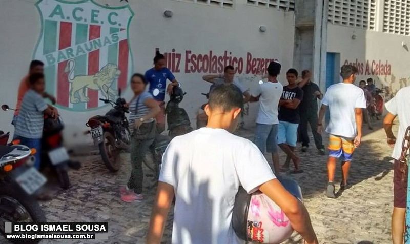 Torcida do BaraÃºnas Ã© proibida de entrar no NogueirÃ£o por falta de laudo da PM