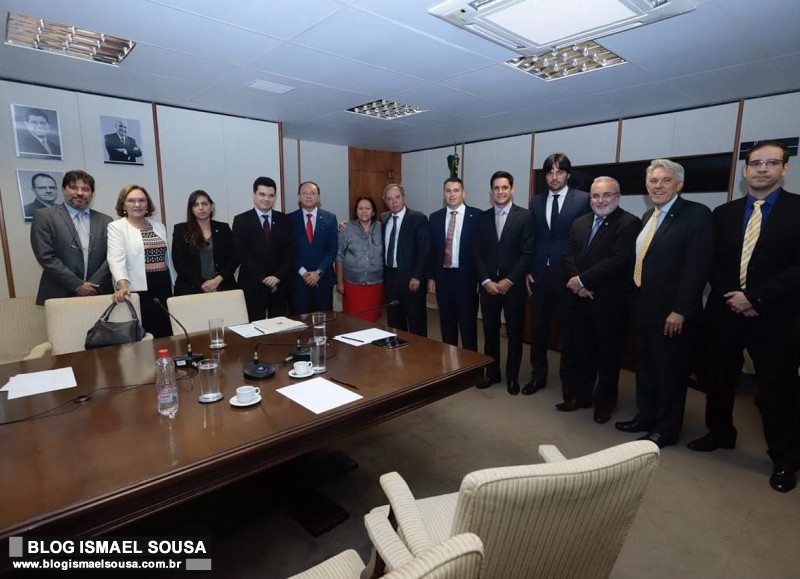 FÃ¡tima apresenta situaÃ§Ã£o fiscal do RN ao ministro Paulo Guedes