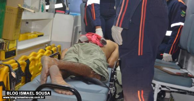 Homens em carro atiram contra moradores de rua no bairro ParedÃµes