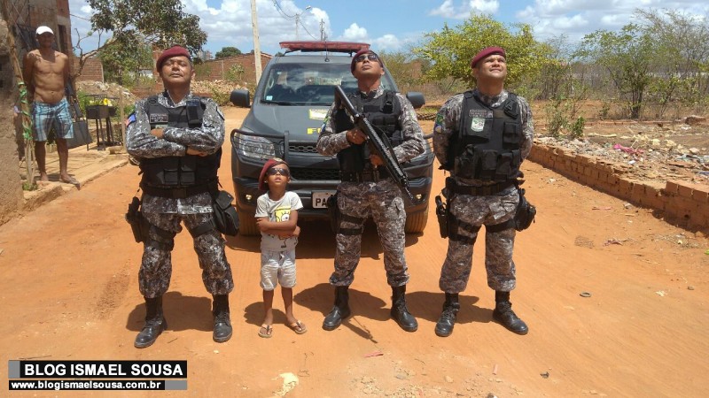 Policiais da ForÃ§a Nacional visitam crianÃ§a mossoroense que sonha em ser PM