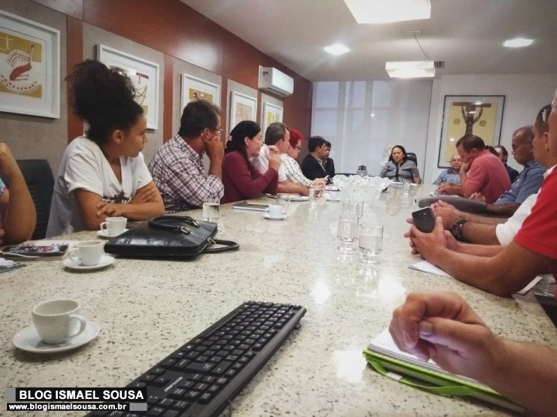 Governo apresenta calendÃ¡rio para pagar folha de maio e 13Âº salÃ¡rio de 2017