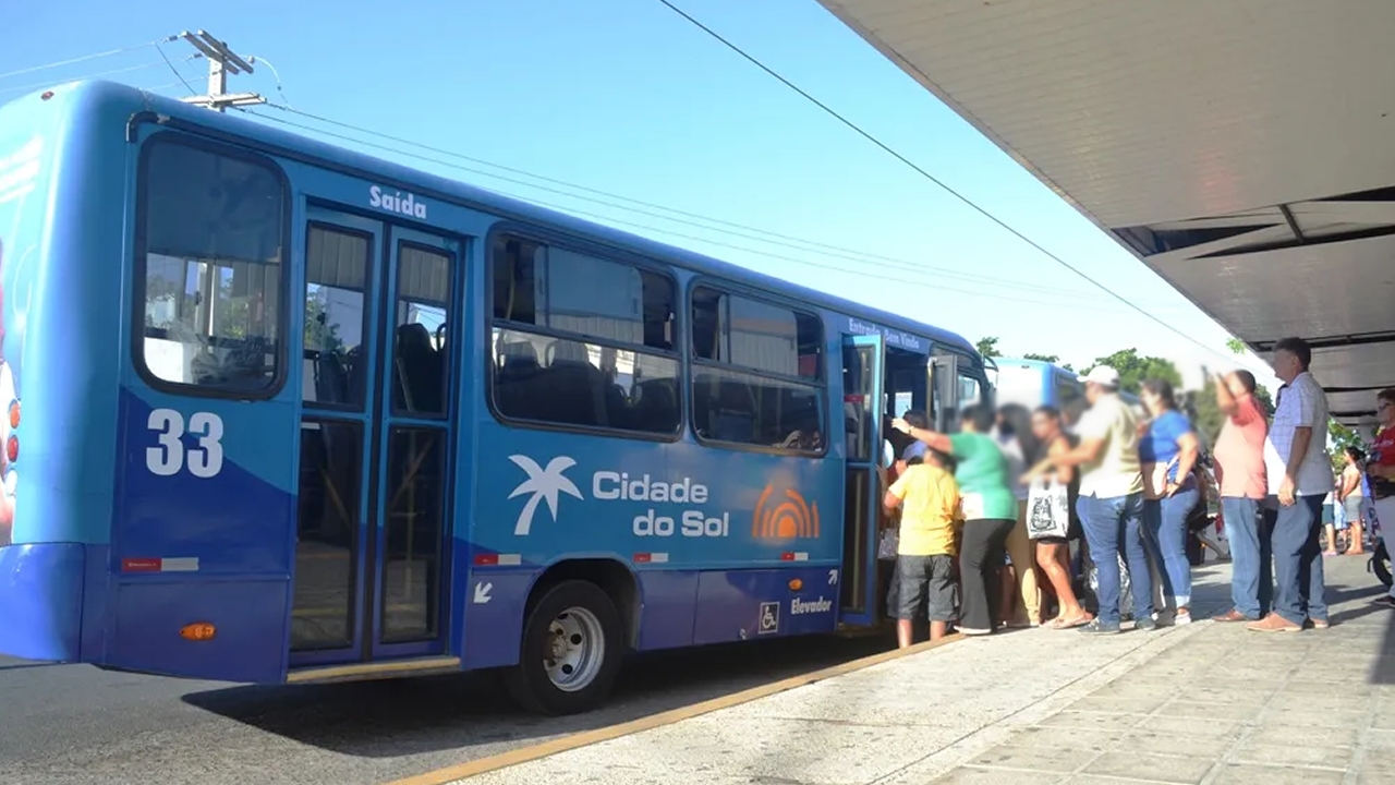 Paralisação deixa mossoroenses sem transporte público durante Festa de Santa Luzia