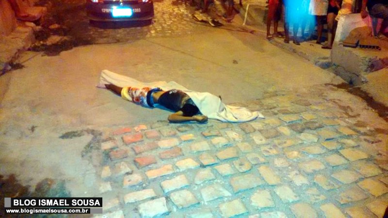 Jovem de 21 anos Ã© assassinado em via pÃºblica em favela no bairro Malvinas