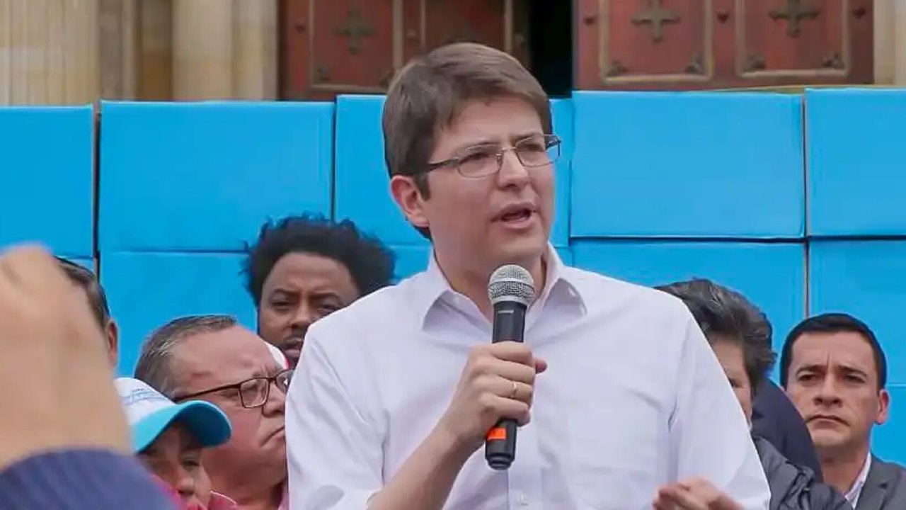 Morre Miguel Uribe, pré-candidato de direita baleado na Colômbia, aos 39 anos