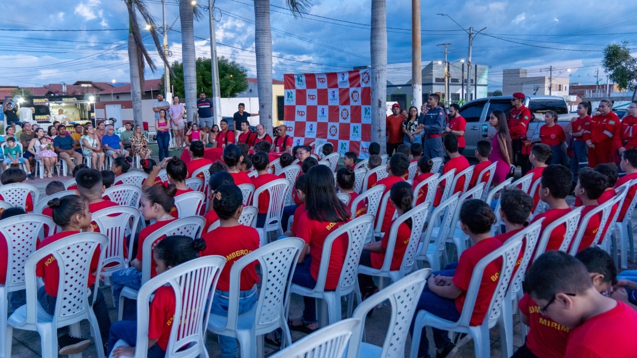 Curso Bombeiro Civil Mirim formou mais de 65 crianças gratuitamente no bairro Sumaré