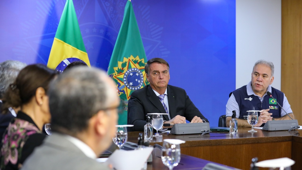 Piso de enfermagem será sancionado em evento em Brasília, diz Bolsonaro