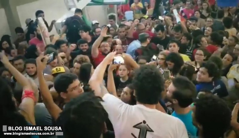 Integrantes do MBL RN sÃ£o agredidos durante palestra de Boulos em Natal