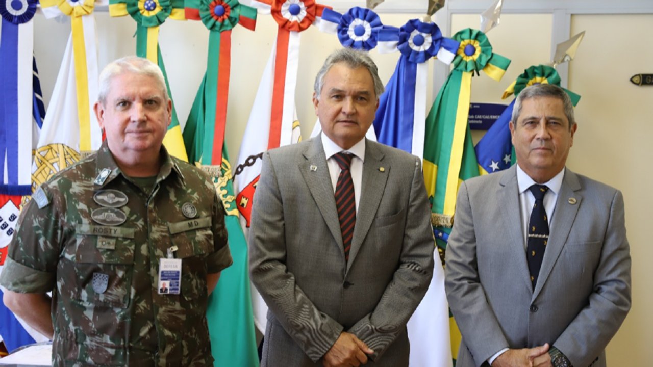 Ministério da Defesa estuda criação de colégio militar em Natal, garante General Girão