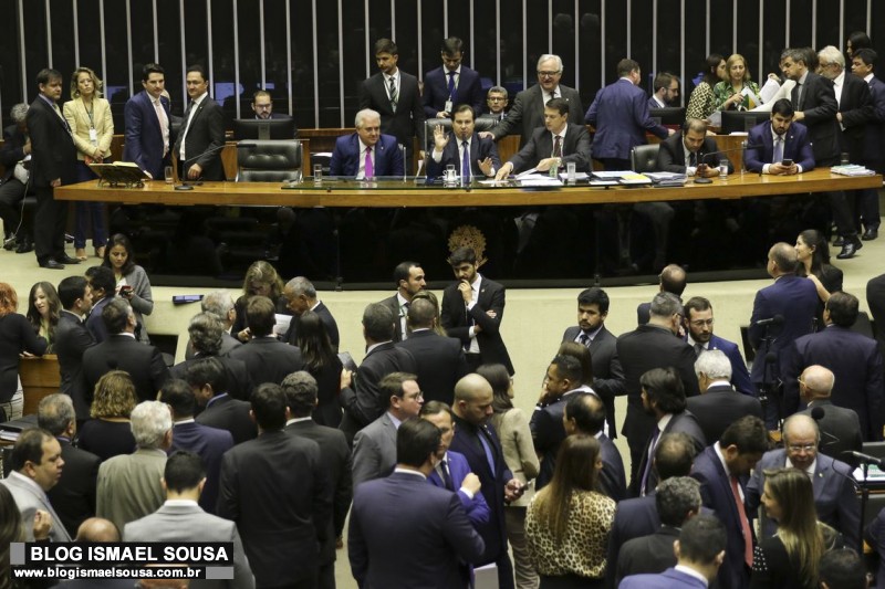 CÃ¢mara aprova texto-base da reforma da PrevidÃªncia por 370 votos a 124