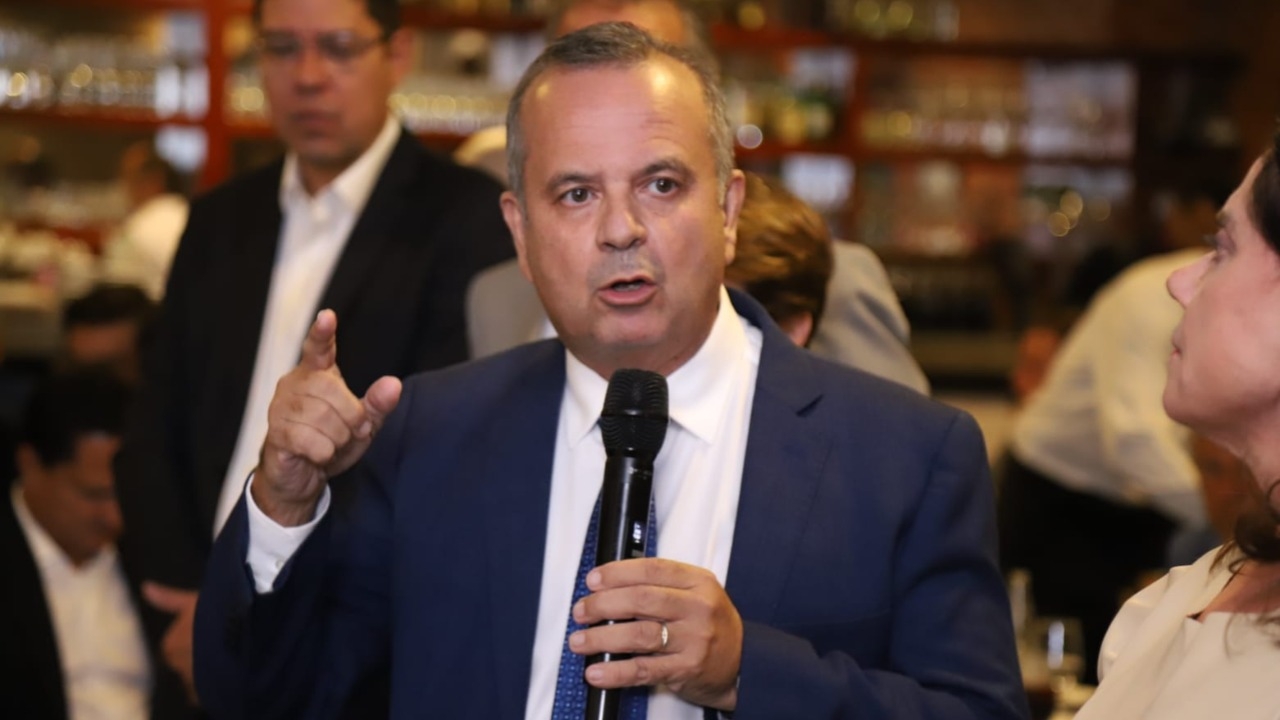 Com presença de Michelle, PL promove jantar em apoio à candidatura de Marinho ao Senado