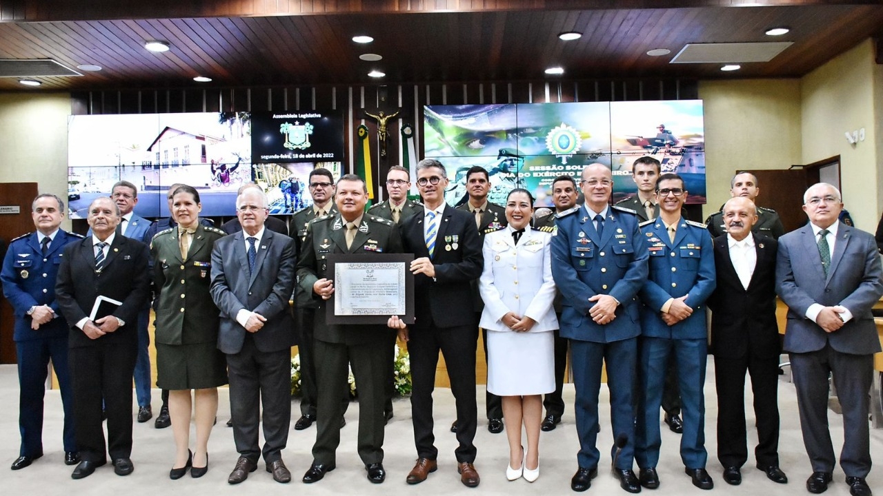 Coronel Azevedo homenageia o Dia do Exército Brasileiro em sessão solene na ALRN