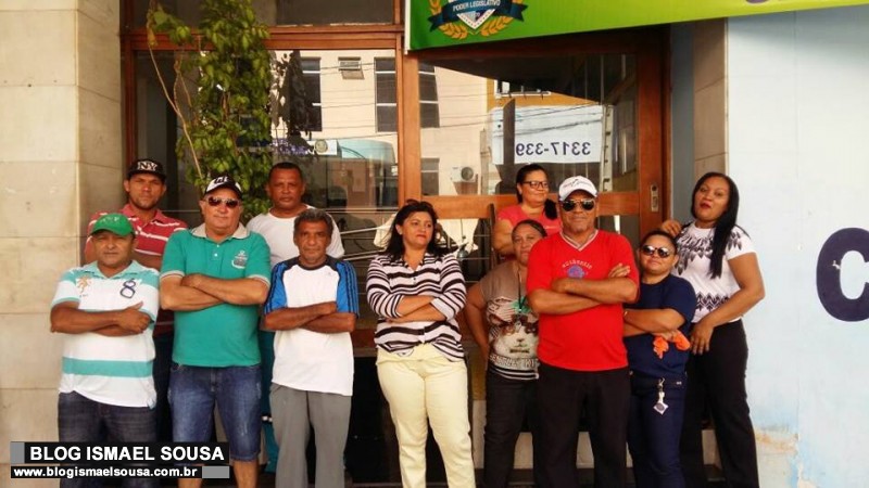 HÃ¡ sete meses sem salÃ¡rios, terceirizados da Prefeitura protestam na porta da CMM