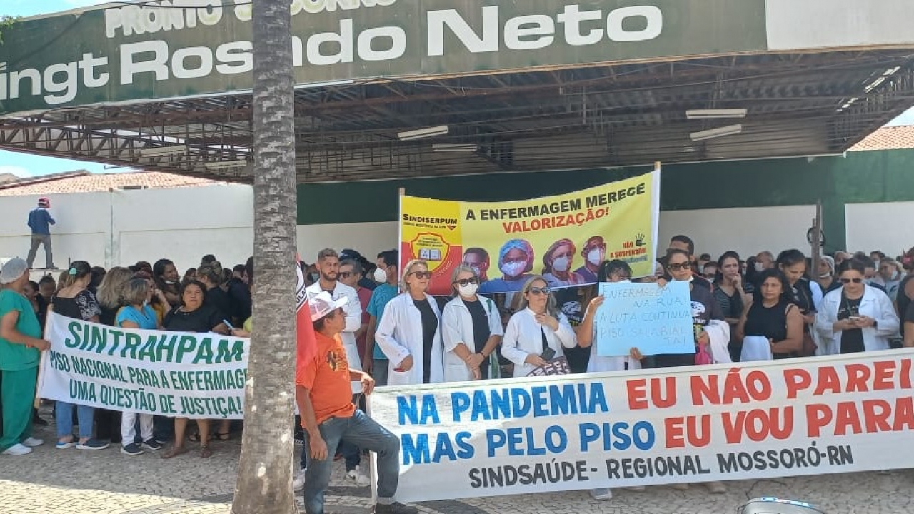Viva o SUS? Candidatos de esquerda ignoram manifestação dos profissionais da enfermagem em Mossoró