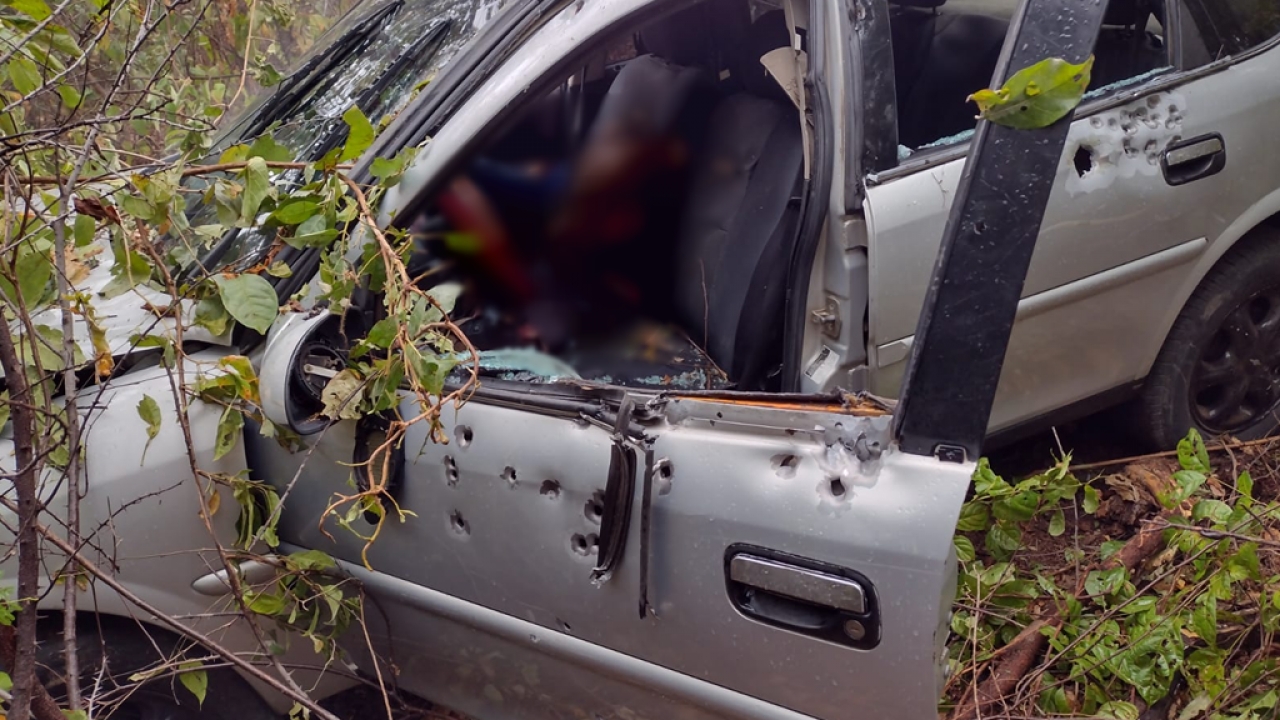 Casal é executado a tiros dentro de carro em Ipanguaçu; criança é poupada