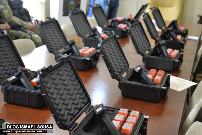 Patrulha Maria da Penha recebe armas de eletrochoque