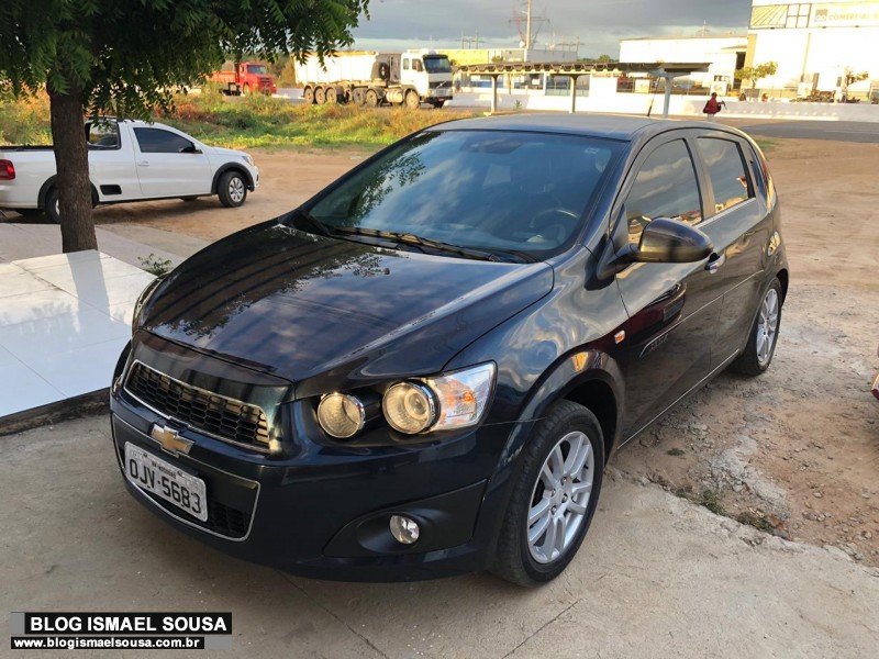 Vende-se Chevrolet Sonic 1.6 LTZ - ano 2014