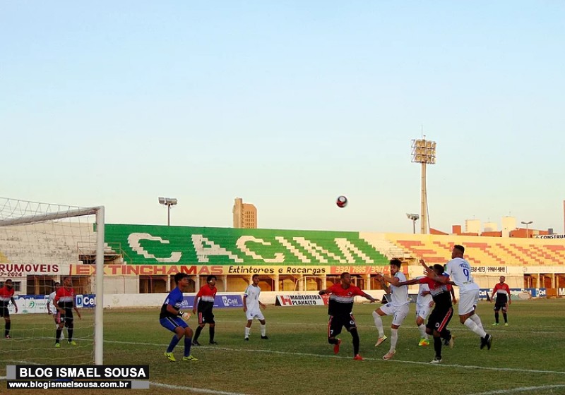 MEC faz 2 x 0 no ForÃ§a e Luz e assume a lideranÃ§a da Segundona