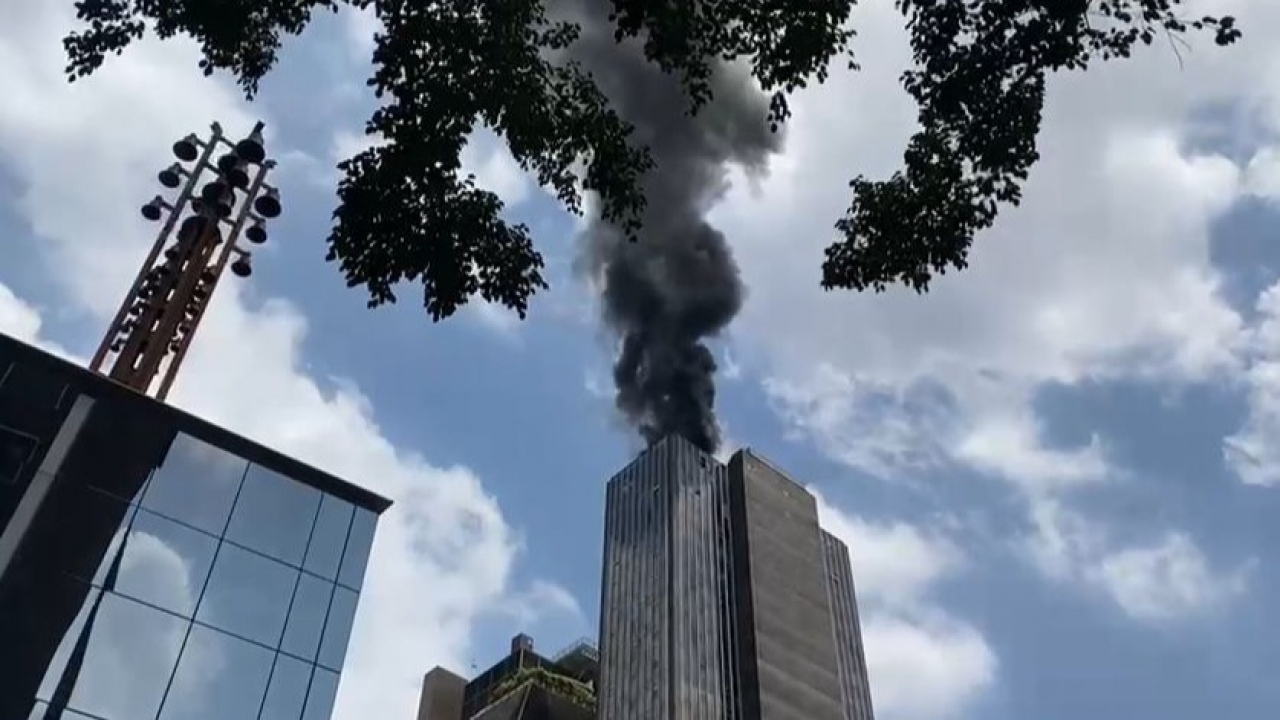 URGENTE: Incêndio atinge prédio na Avenida Paulista