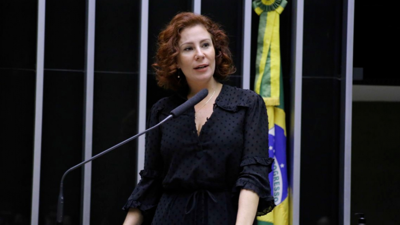 Deputada Carla Zambelli e hacker são alvos de operação da PF 