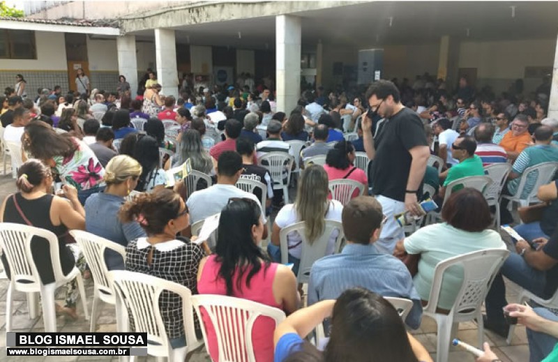 Por unanimidade, Ã© deflagrada greve da educaÃ§Ã£o bÃ¡sica do RN por tempo indeterminado