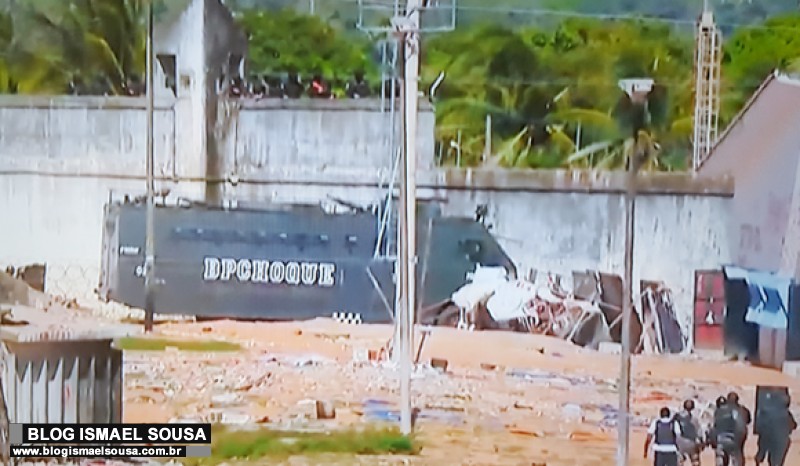 BatalhÃ£o de choque da PM intervÃ©m em AlcaÃ§uz para retomar controle na unidade prisional