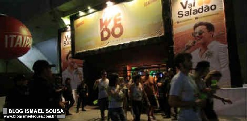 Choque elÃ©trico deixa ao menos dez feridos em show de Wesley SafadÃ£o