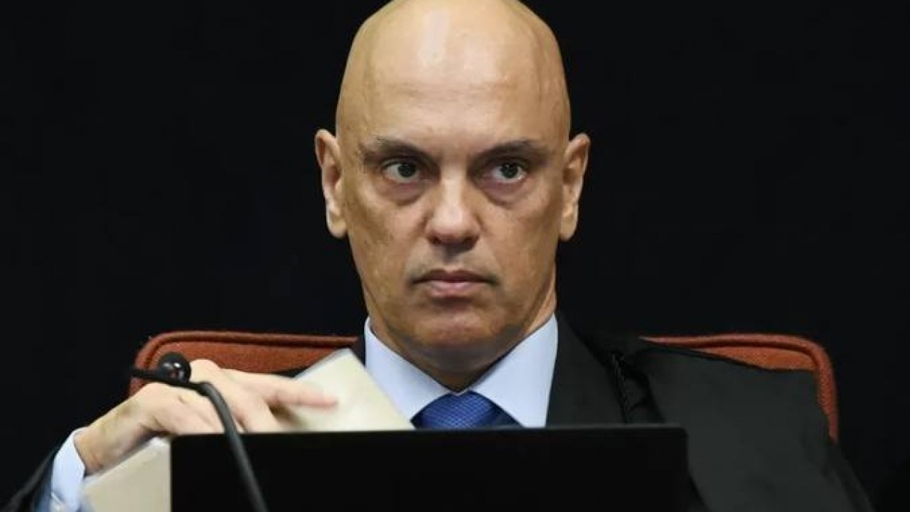 Moraes proíbe Cade e PF de investigarem institutos de pesquisa e cita abuso de autoridade
