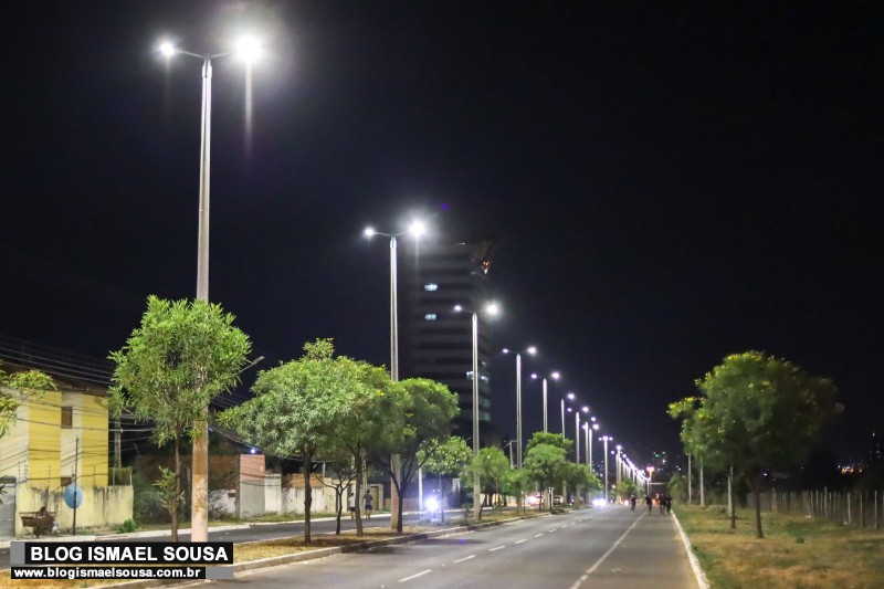 Mossoró Iluminada: Programa planeja substituir todas as lâmpadas por LED até 2023