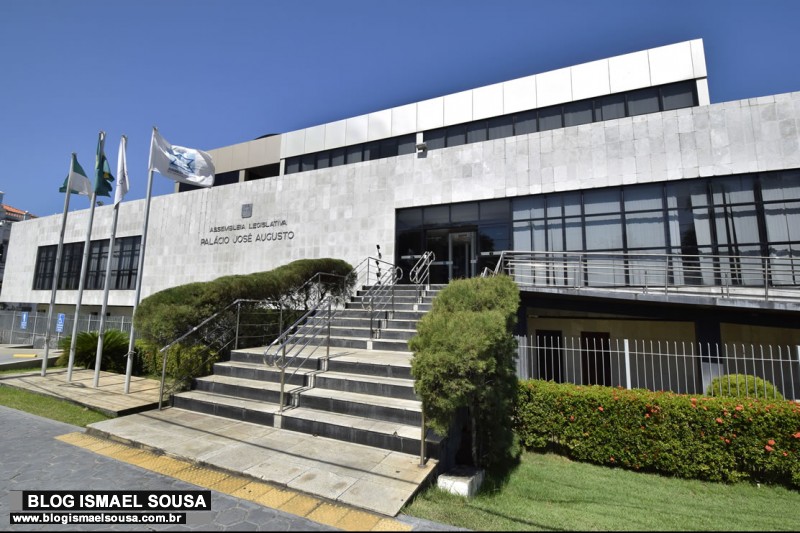 Em 11 meses, deputados do RN usaram combustÃ­vel suficiente para dar 48 voltas Ã  Terra