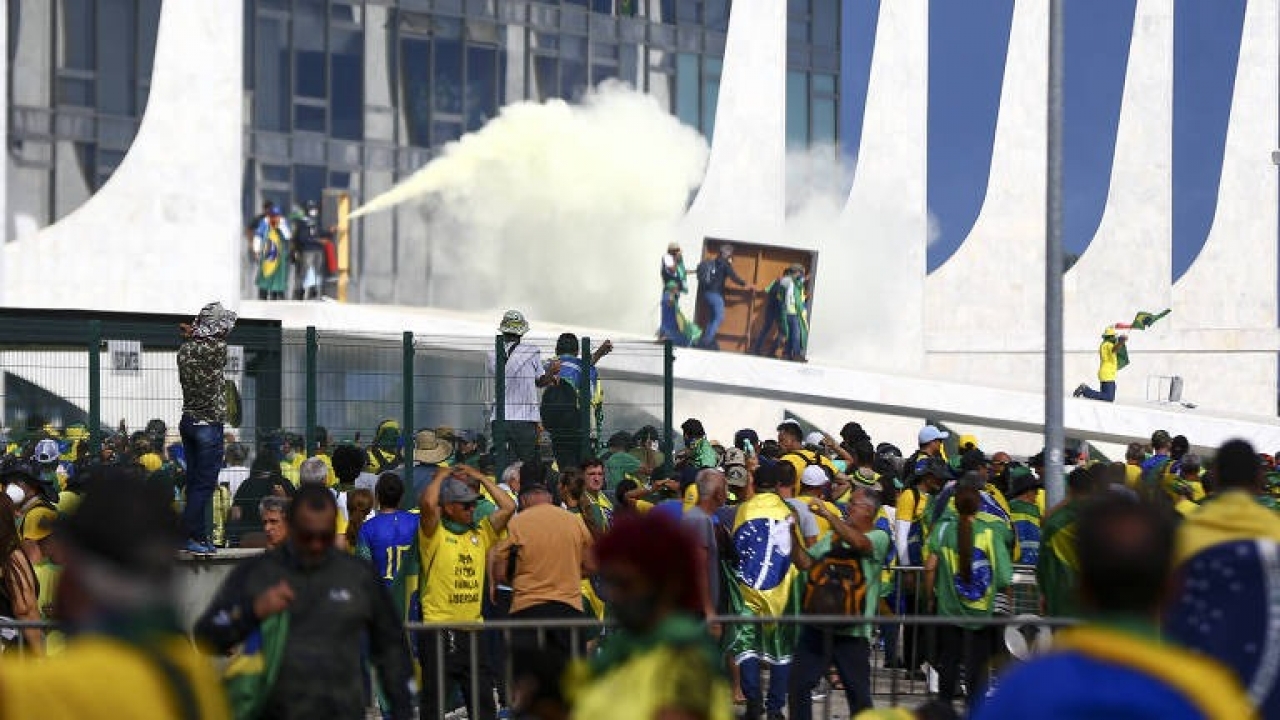 Quem vai pacificar esse país?