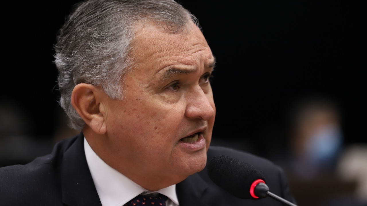 Girão é o único político, até agora, preocupado com a quebra do tomógrafo do HRTM